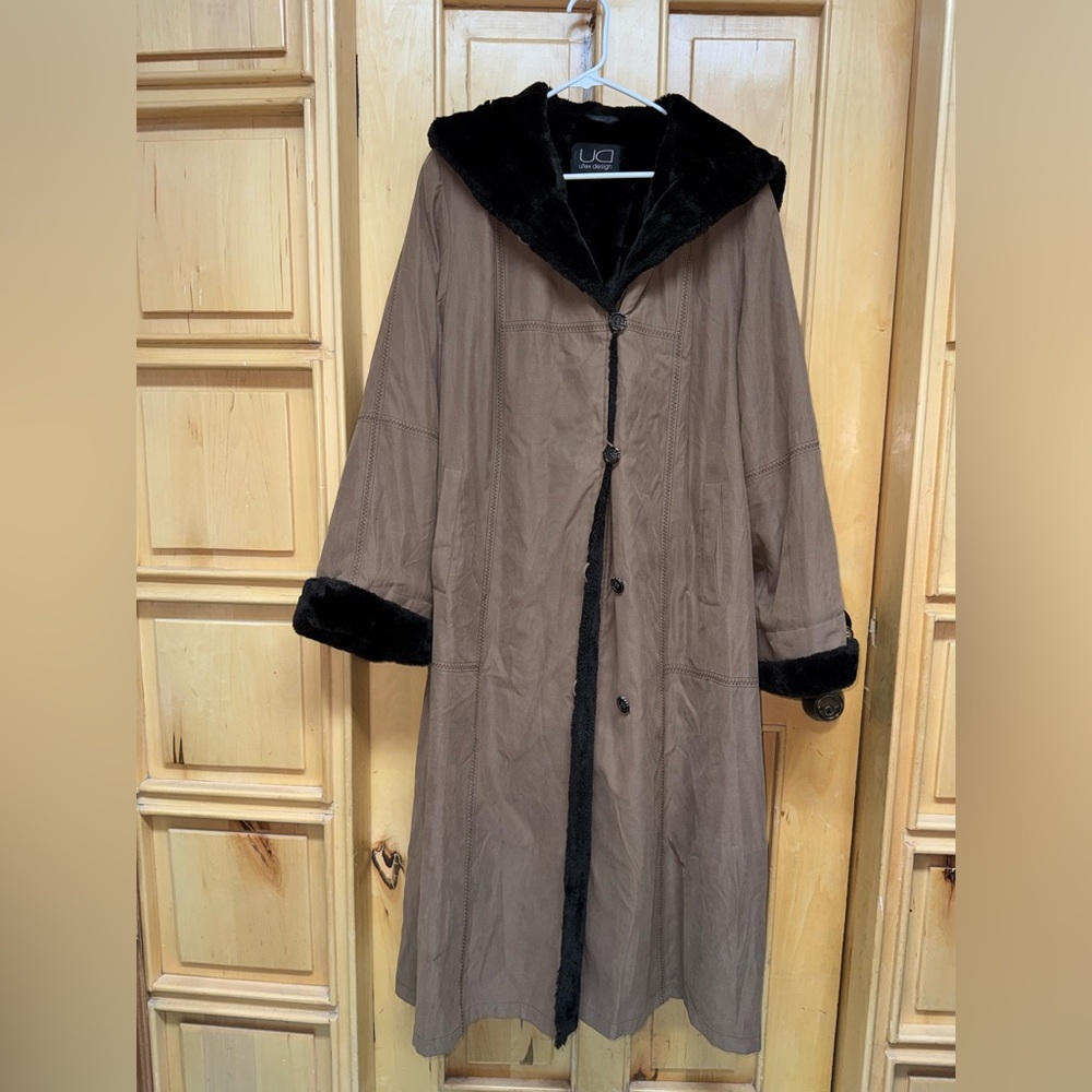 Utex Design Elegant Black Faux Fur Coat